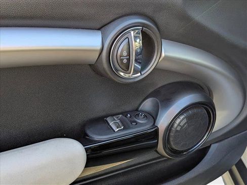 Used 2021 MINI Cooper SE w/ 6.5" Touchscreen Package image 11