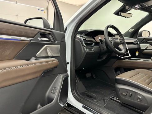 New 2026 GMC Acadia Denali Ultimate w/ LPO, Floor Liner Package AWD/4WD image 20