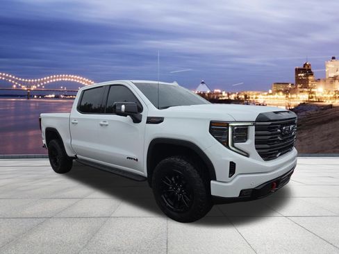 Used 2025 GMC Sierra 1500 AT4 w/ AT4 Premium Package AWD/4WD image 4