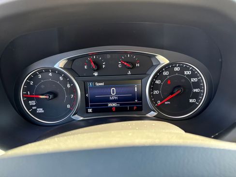 Used 2023 GMC Acadia SLE w/ Driver Convenience Package image 7