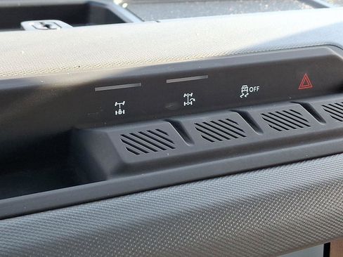 Used 2024 Ford Bronco Black Diamond image 23