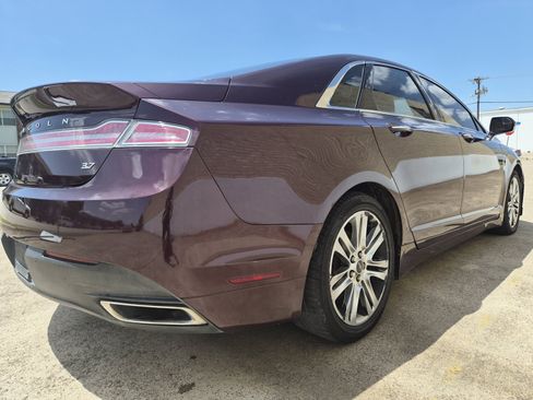 Used 2013 Lincoln MKZ FWD image 3