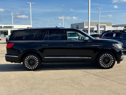 Used 2020 Lincoln Navigator L Black Label w/ Cargo Convenience Package image 2