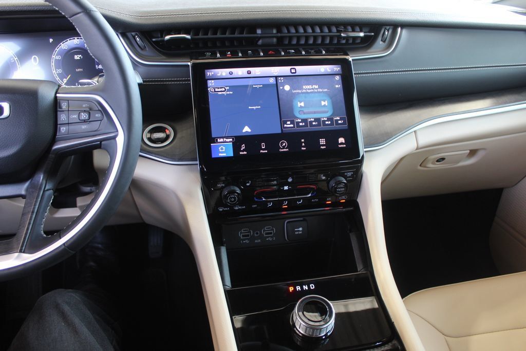 Used 2024 Jeep Grand Cherokee Limited RWD image 13