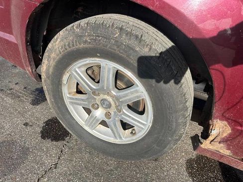 Used 2008 Chrysler Town & Country Touring w/ Family Value Group image 13