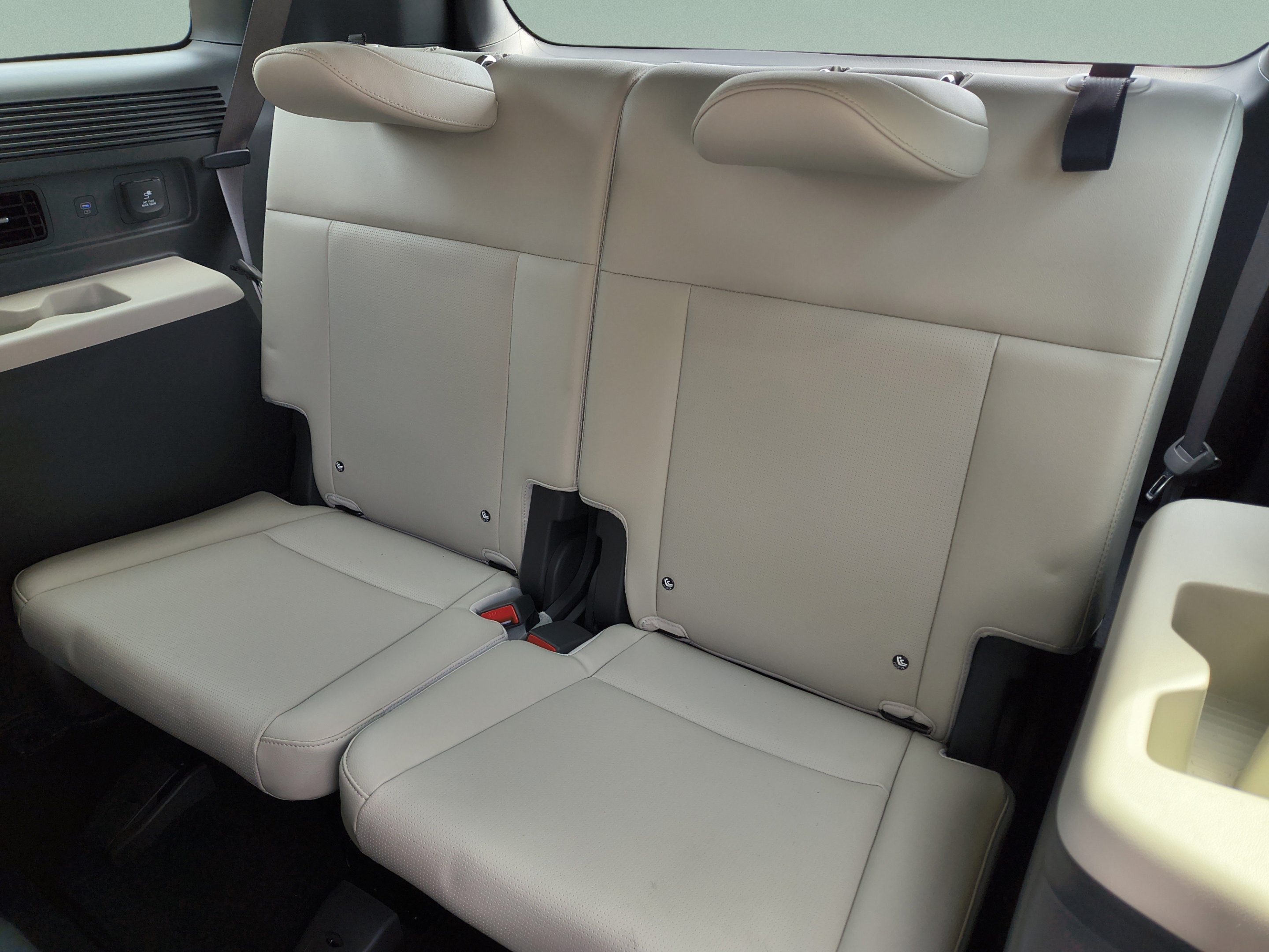 Used 2024 Hyundai Santa Fe Limited FWD image 21