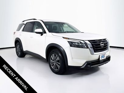 Used 2024 Nissan Pathfinder SV