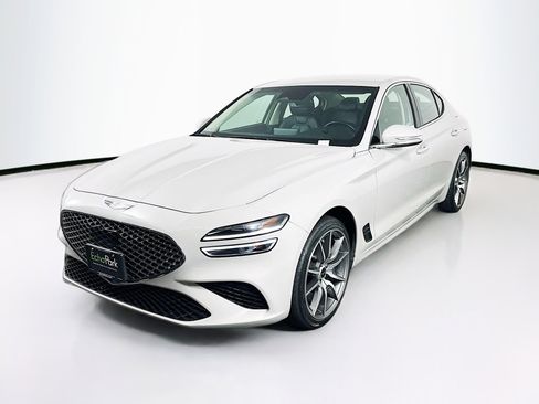Used 2025 Genesis G70 2.5T image 3