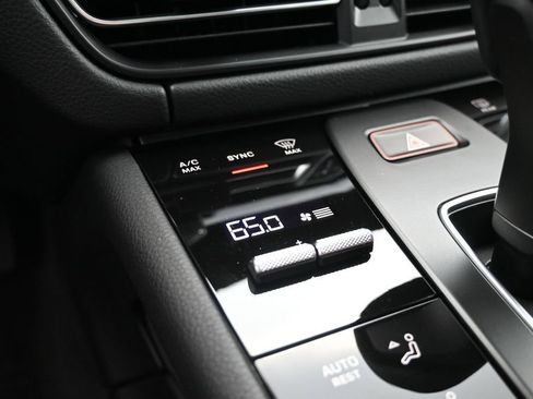 New 2026 Porsche Macan AWD/4WD image 18