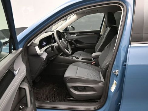 New 2026 Volkswagen Tiguan SE AWD/4WD image 9