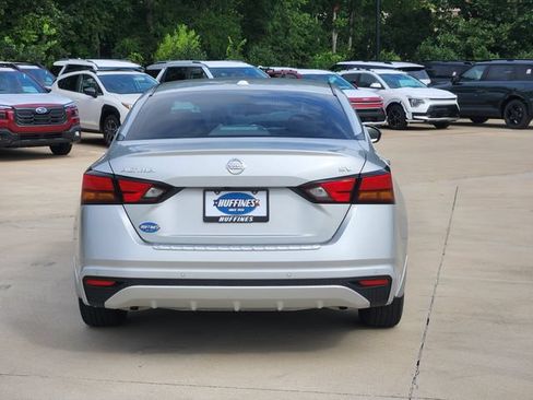 Used 2022 Nissan Altima 2.5 SV FWD image 6