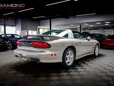 Used 2002 Pontiac Firebird Formula RWD image 10