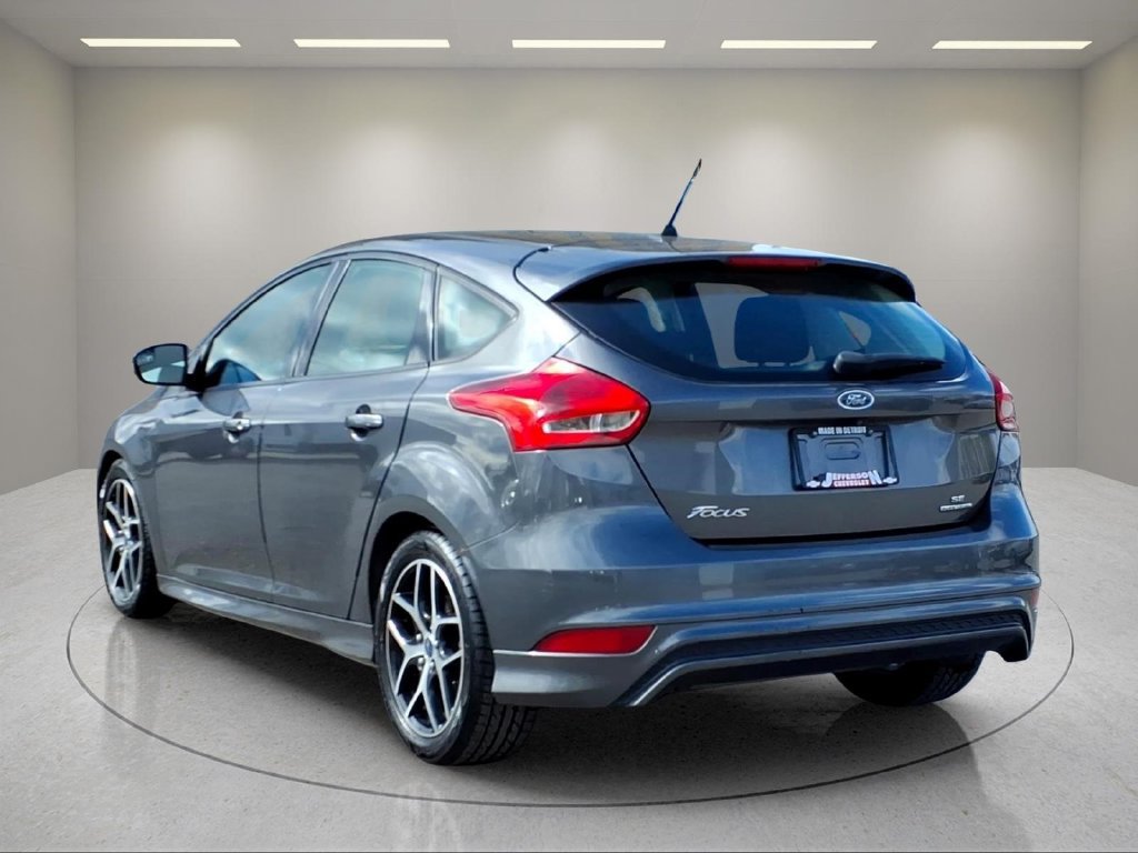 Used 2015 Ford Focus SE w/ SE Sport Package FWD image 6