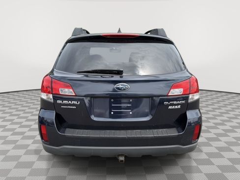 Used 2014 Subaru Outback 2.5i Limited w/ Moonroof Package AWD/4WD image 8
