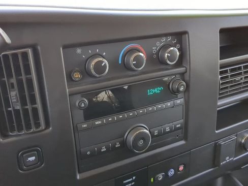 Used 2022 GMC Savana 3500 LS RWD image 17