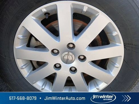 Used 2015 Chrysler Town & Country Touring FWD image 3