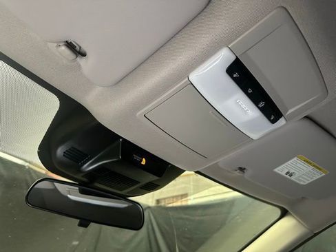 Used 2024 Nissan Rogue S FWD image 31