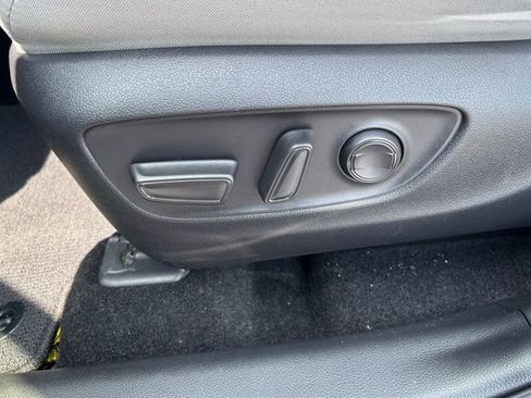 Used 2019 Toyota RAV4 XLE w/ Convenience Package AWD/4WD image 16