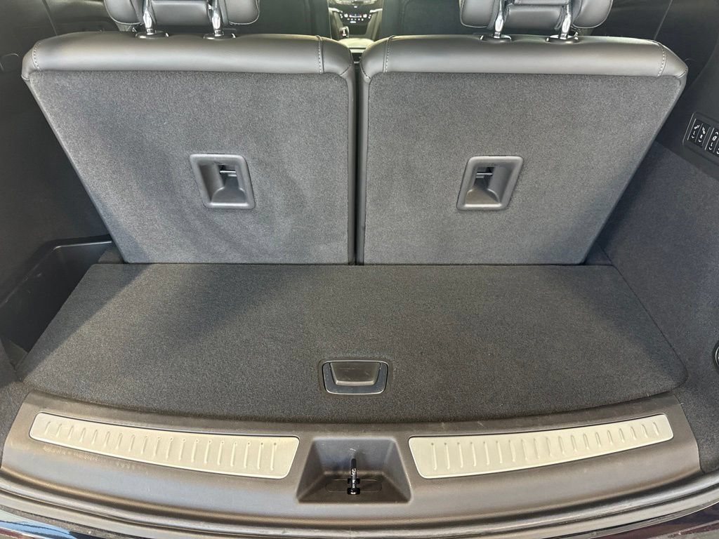 Used 2023 Cadillac XT6 Premium Luxury w/ Technology Package FWD image 9