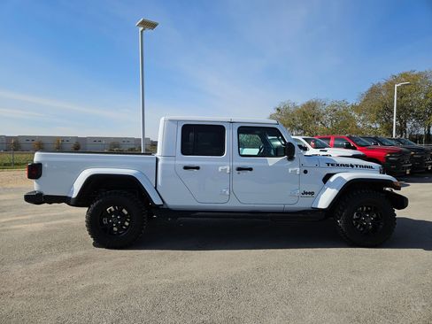 New 2026 Jeep Gladiator Sport image 2