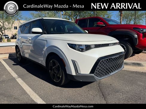 Used 2023 Kia Soul EX FWD image 1