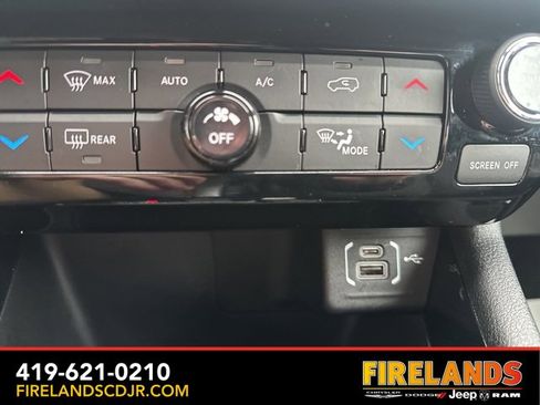 Used 2024 Jeep Compass Limited image 23