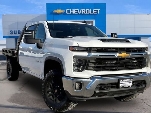 Used 2024 Chevrolet Silverado 2500 LT w/ Convenience Package image 11