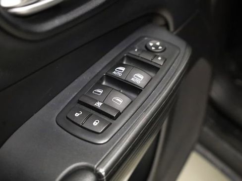 Used 2016 Jeep Cherokee Limited w/ Luxury Group image 17