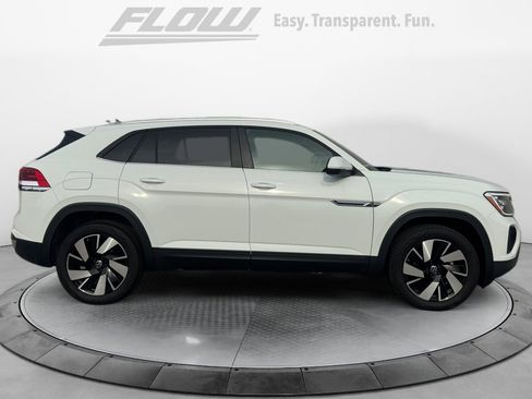 New 2025 Volkswagen Atlas Cross Sport SE image 8