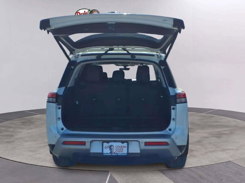 Used 2023 Nissan Pathfinder Platinum FWD image 19