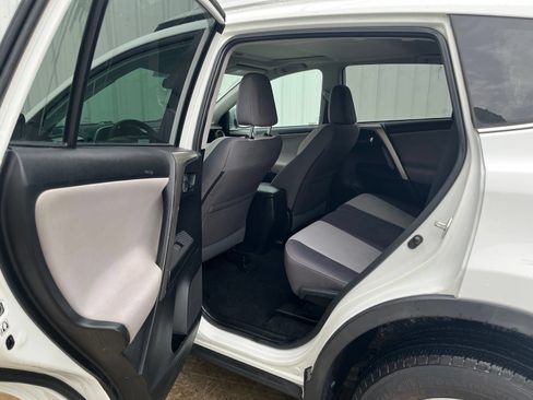 Used 2014 Toyota RAV4 XLE FWD image 12