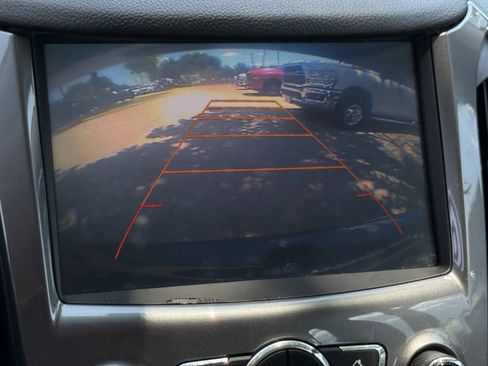 Used 2017 Chevrolet Cruze LT w/ Sun And Sound Package FWD image 18