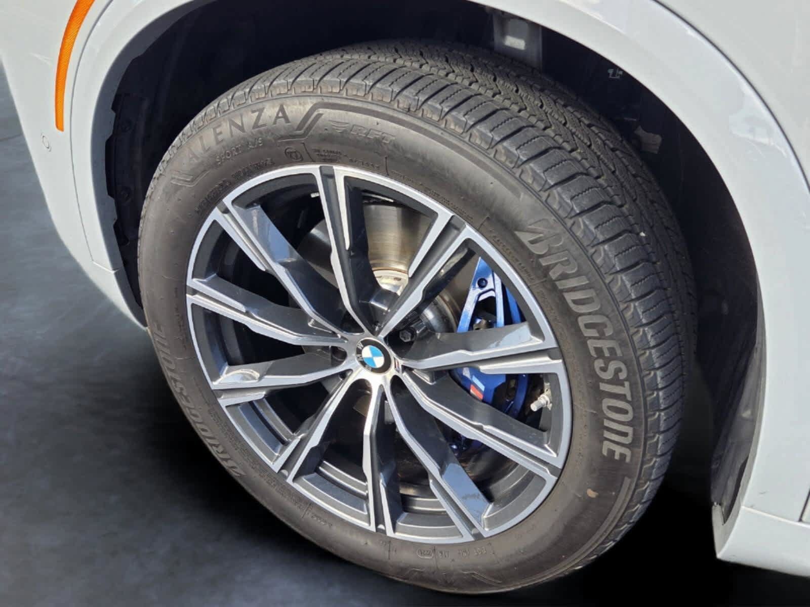 Used 2025 BMW X5 sDrive40i w/ M Sport Package RWD image 9