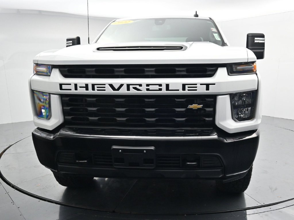 Used 2022 Chevrolet Silverado 2500 Custom w/ Custom Value Package AWD/4WD image 3