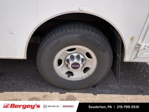 Used 2015 GMC Savana 3500 RWD image 7