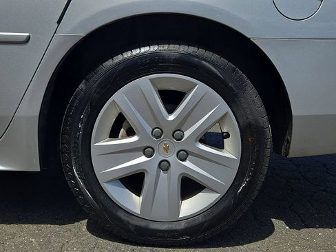 Used 2011 Chevrolet Impala LS FWD image 10