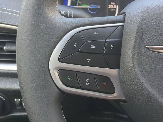 Certified 2025 Chrysler Pacifica Select FWD image 28