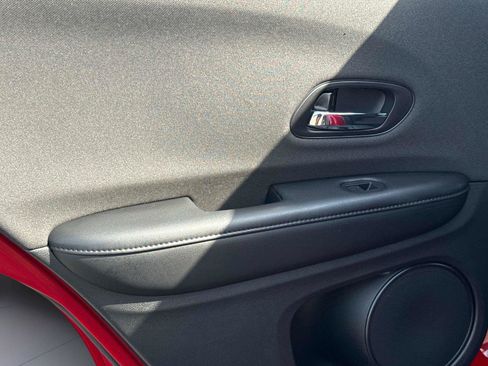 Certified 2020 Honda HR-V Sport image 12