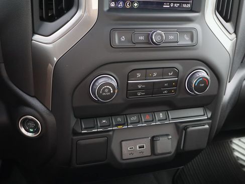 Certified 2026 Chevrolet Silverado 1500 Custom AWD/4WD image 18