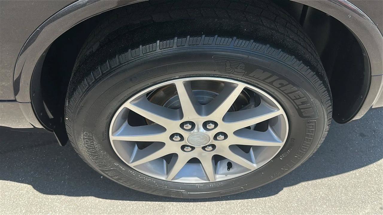 Used 2014 Buick Enclave Leather FWD image 17