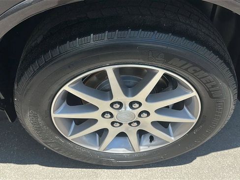 Used 2014 Buick Enclave Leather FWD image 17