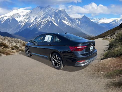 Used 2023 Volkswagen Jetta Sport image 3