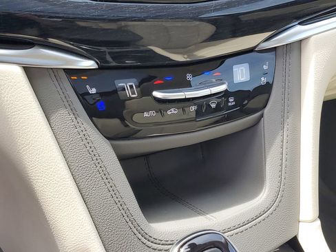 Used 2025 Cadillac XT6 Premium Luxury w/ LPO, Floor Liner Package AWD/4WD image 17