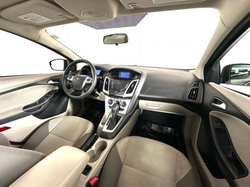 Used 2014 Ford Focus SE image 2