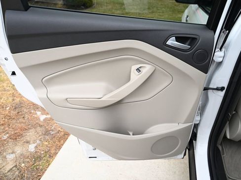 Used 2016 Ford Escape Titanium image 31