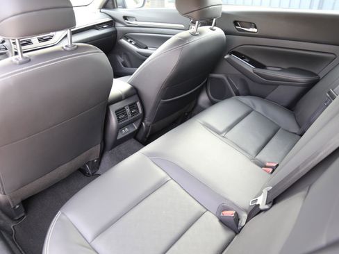 Used 2025 Nissan Altima 2.5 SR w/ SR Premium Package FWD image 19