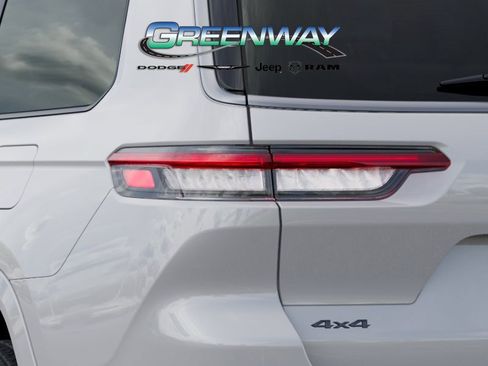 New 2026 Jeep Grand Cherokee L Summit AWD/4WD image 9