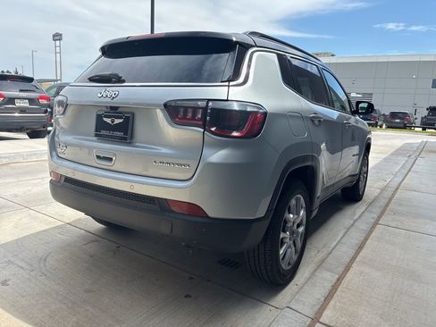 Used 2025 Jeep Compass Limited image 4