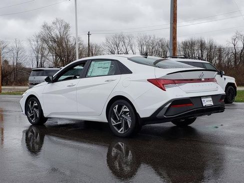 New 2025 Hyundai Elantra SEL image 7
