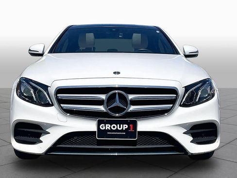 Used 2018 Mercedes-Benz E 300 4MATIC image 3